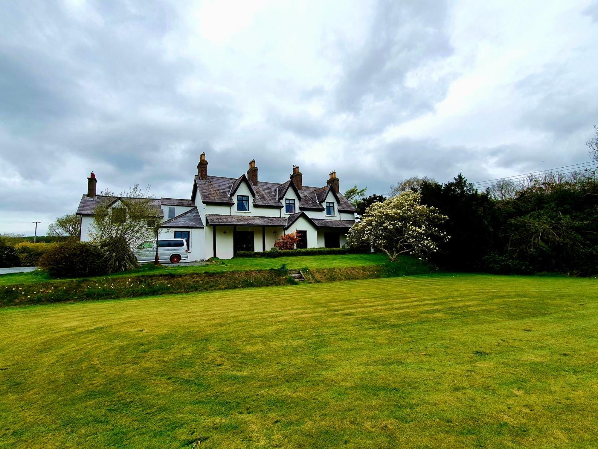 Bryansford Cottage Bagian luar foto